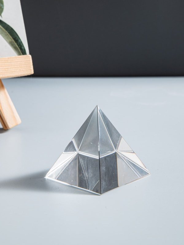 Crystal Pyramid – Energy, Balance & Positive Vibes